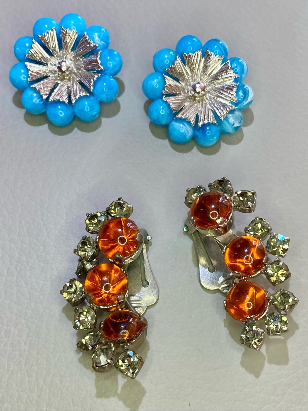 Vintage clip on earrings (2pairs)